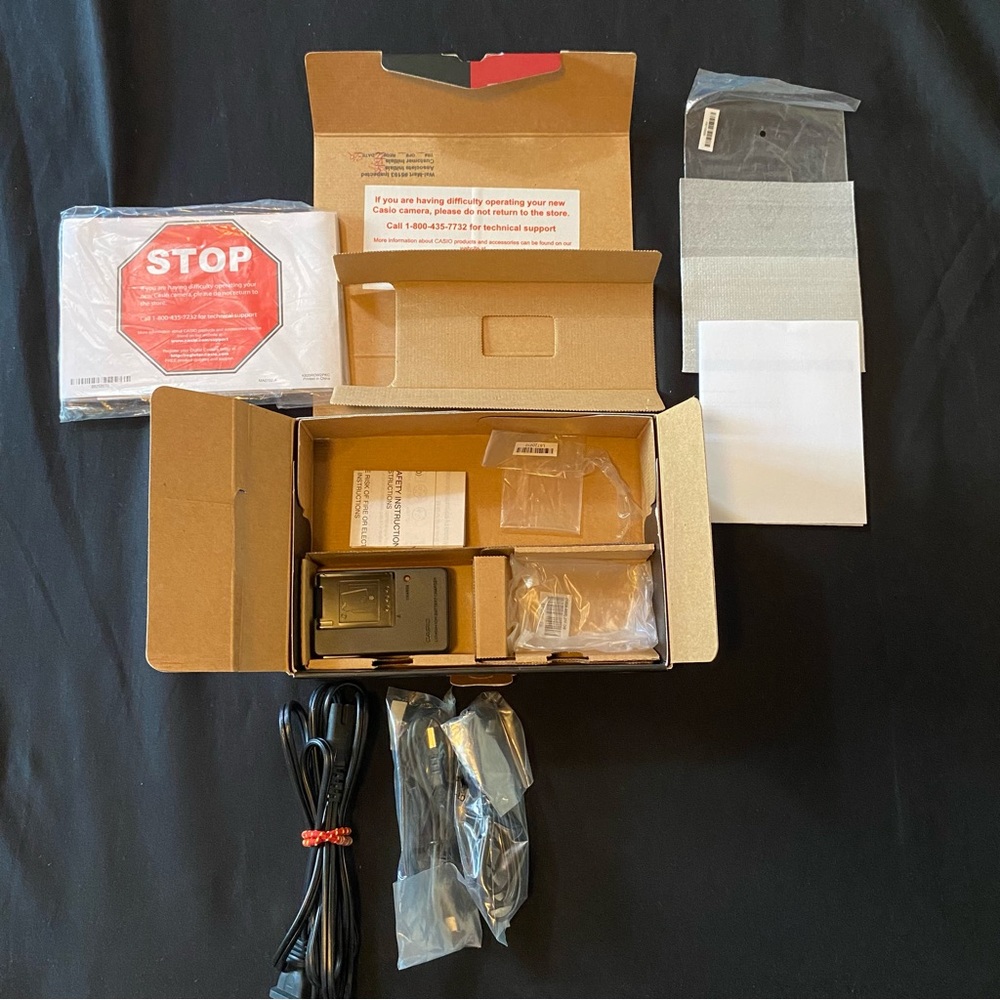 Casio Exilim EX-Z75 Box with Paperwork and Accessories (CAMERA NOT INCLUDED) - Picture 4 of 7
